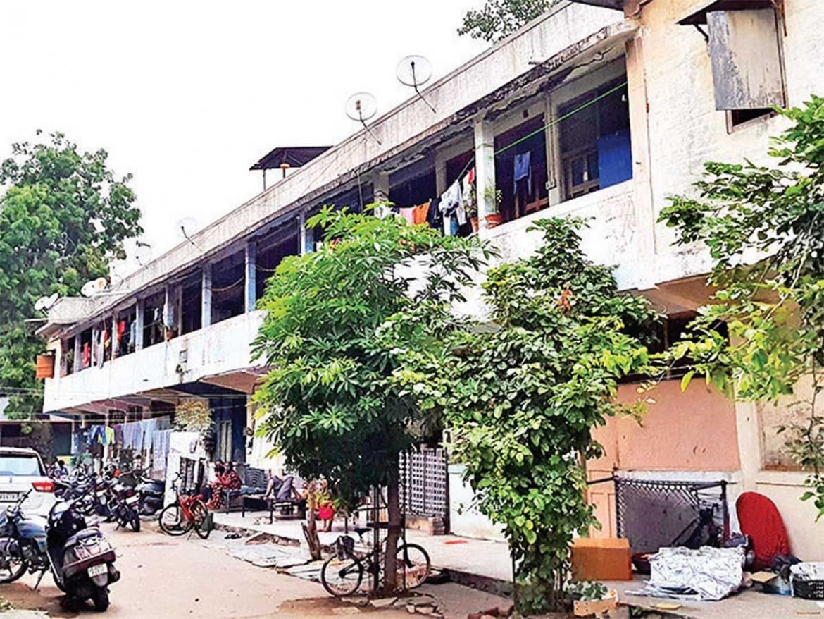 55 police families living in Kagdapith police lines are about to be rendered homeless