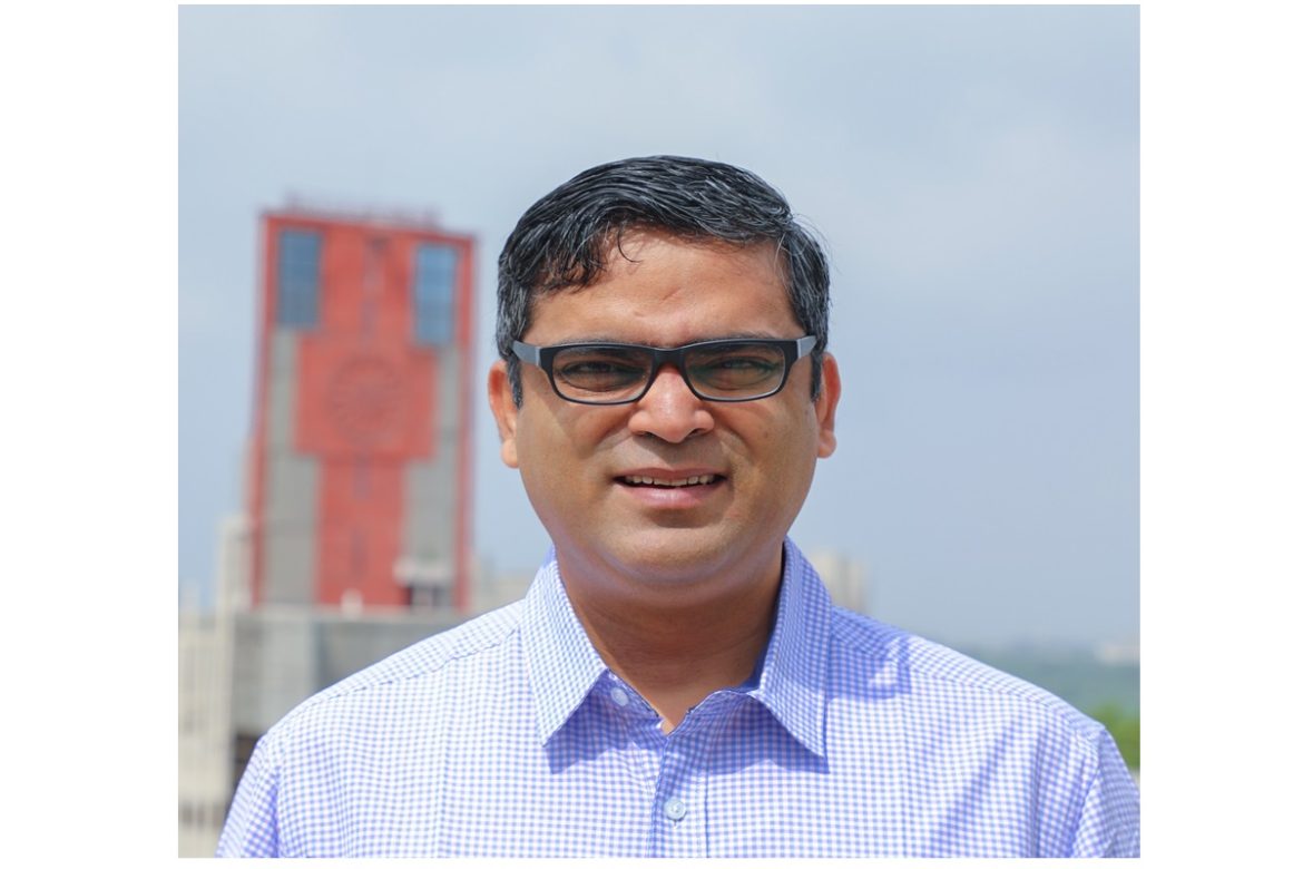 IITGN Officiating Director Prof Amit Prashant wins the prestigious Gopal Ranjan Technology Award 2021