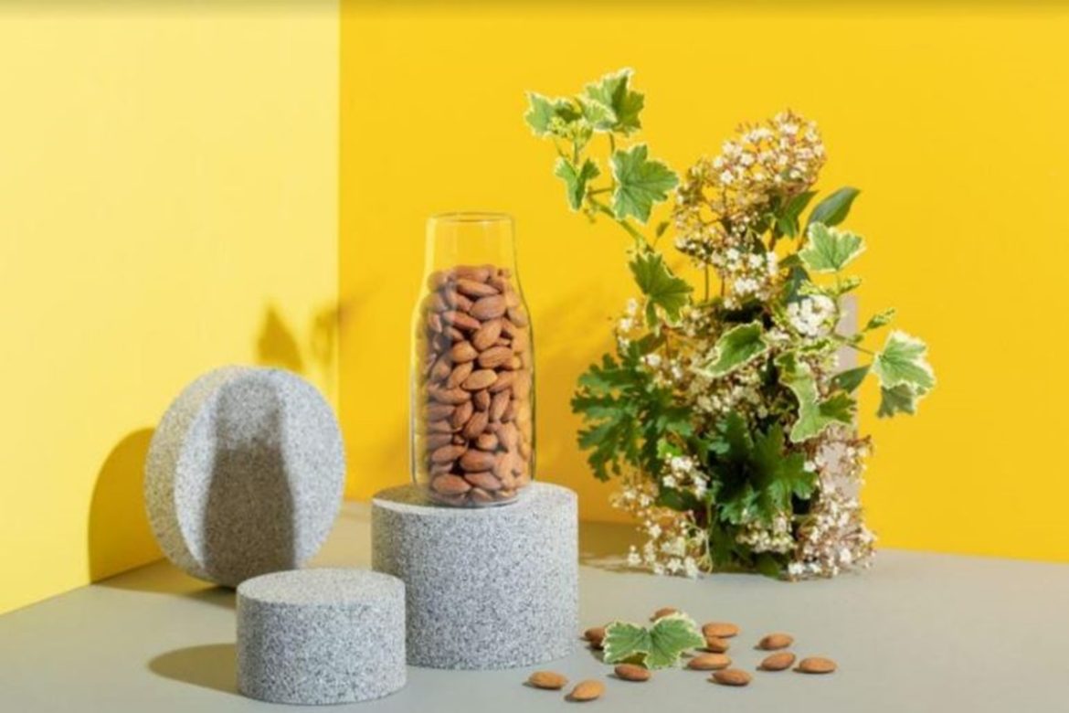 Mother’s Day: Ensure a healthy life for mothers with a handful of almonds!