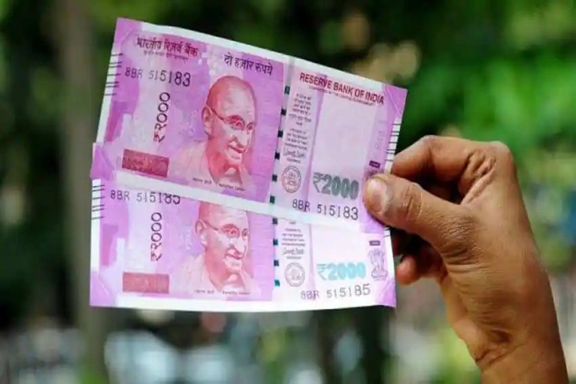 Three arrested in Ahmedabad with 1,570 fake notes of Rs 7.85 lakh rs ...