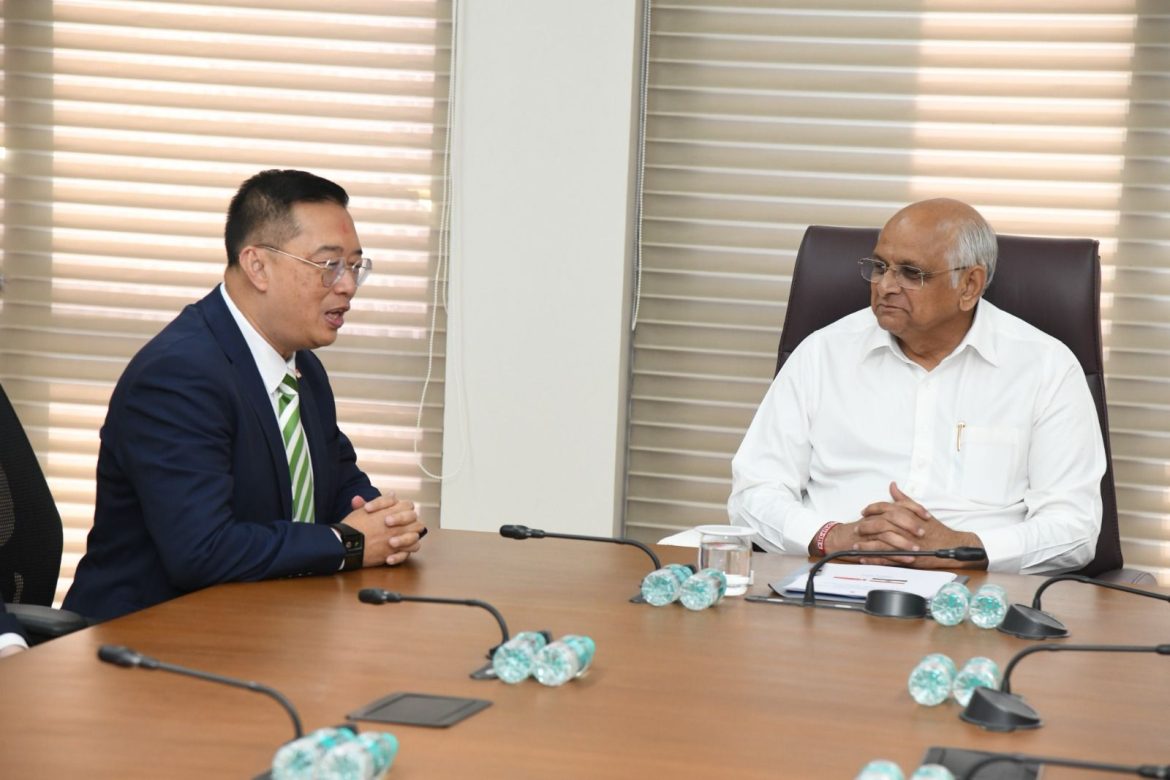 Singapore High Commissioner meets Gujarat CM, discusses investment opportunities