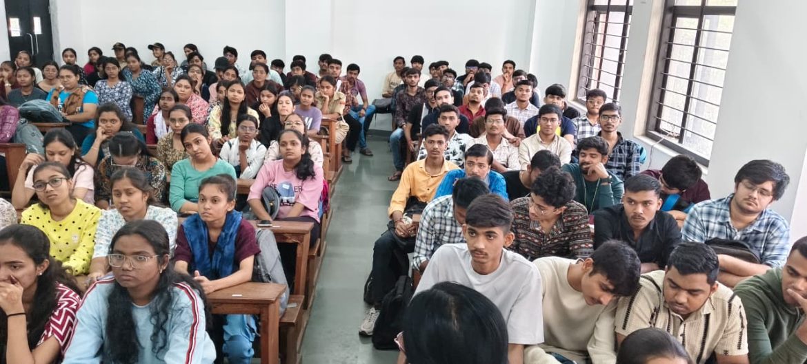CC Sheth College of Commerce Celebrates Gita Jayanti with Cultural Spirit