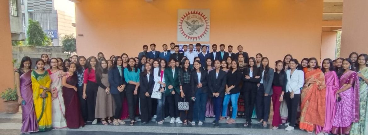 Executive Day–cum–Fashion Show Celebrated at Prin MC Shah Commerce College