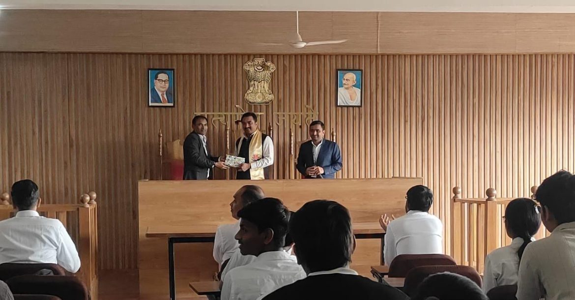 Swarrnim Institute of Law Hosts Seminar on Careers in Law & Judiciary