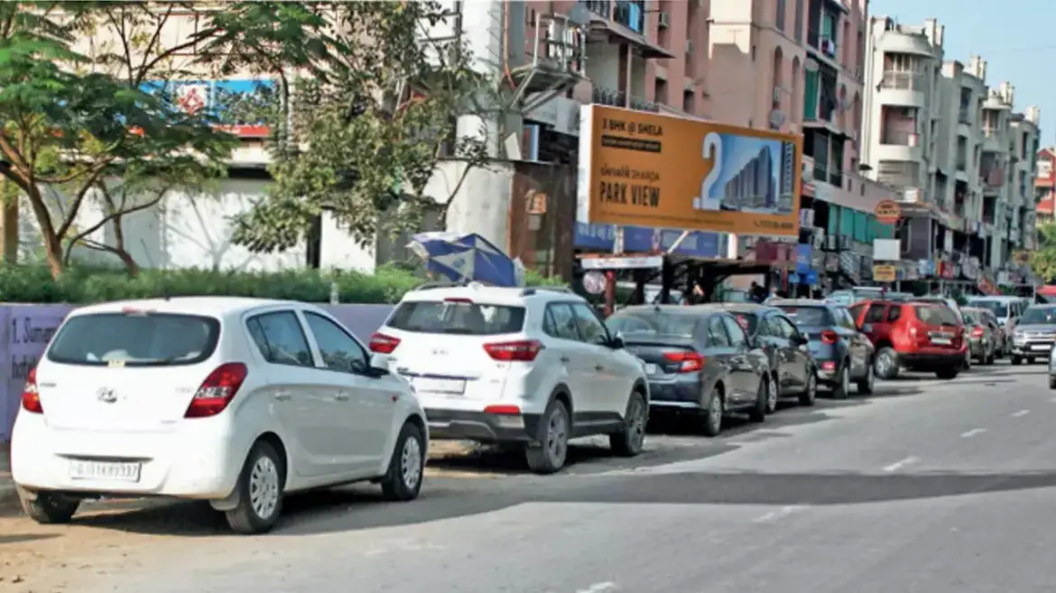 Authorities Clear Encroachments, Penalise Illegal Parking in Ahmedabad’s North Zone