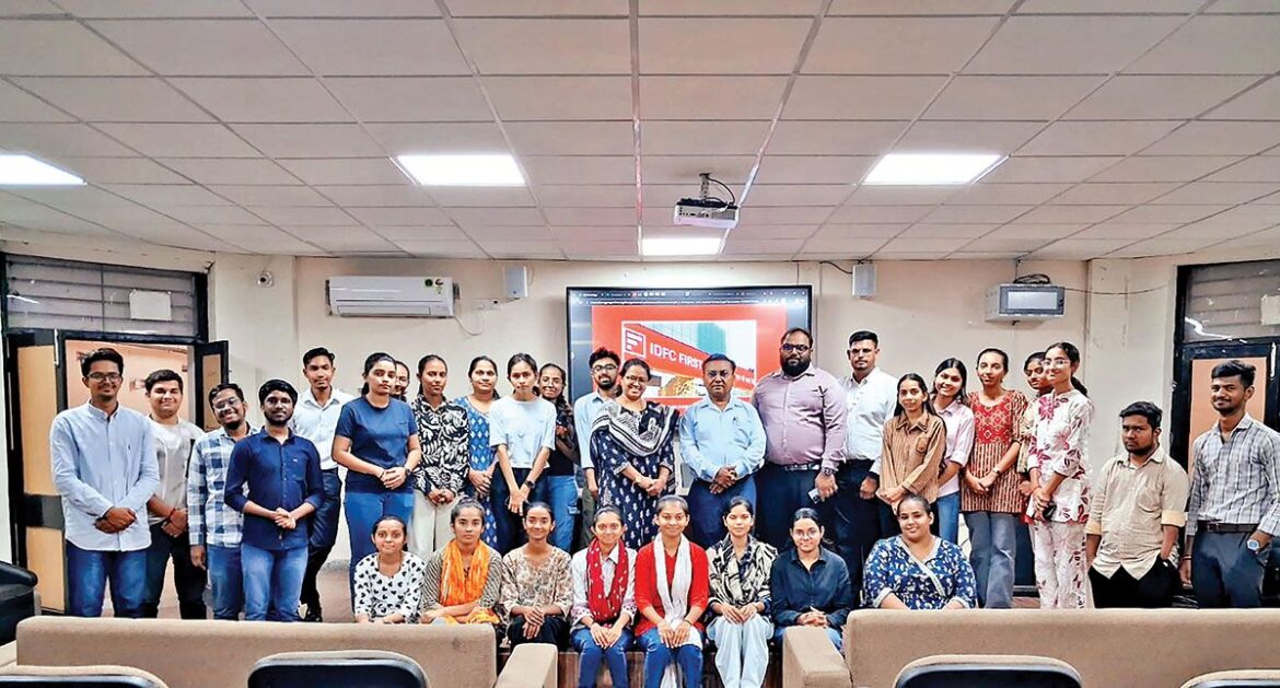 Gujarat Commerce College Organises Campus Placement Drive