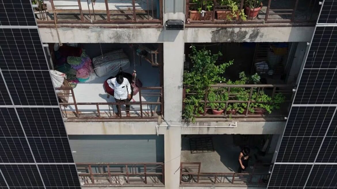 Surat Firm Converts Building Wall Into 25-kW Solar Power Plant