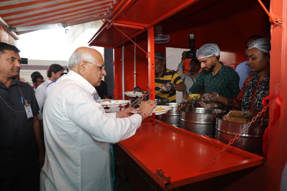 Gujarat to Open 101 New Annapurna Centres, Offer Full Meals to Labourers for 5